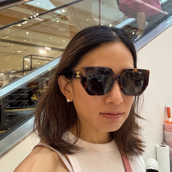 Meet your Posher, Michelle - Picture 1 of 1